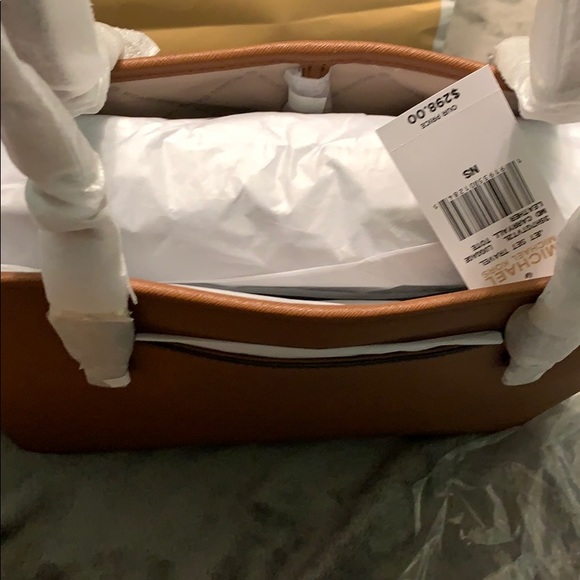 Michael Kors bag - Picture 3 of 3